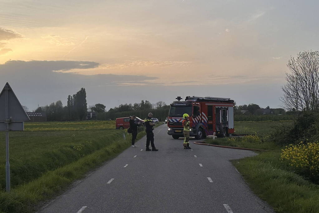 Uitslaande brand in verlaten schuur