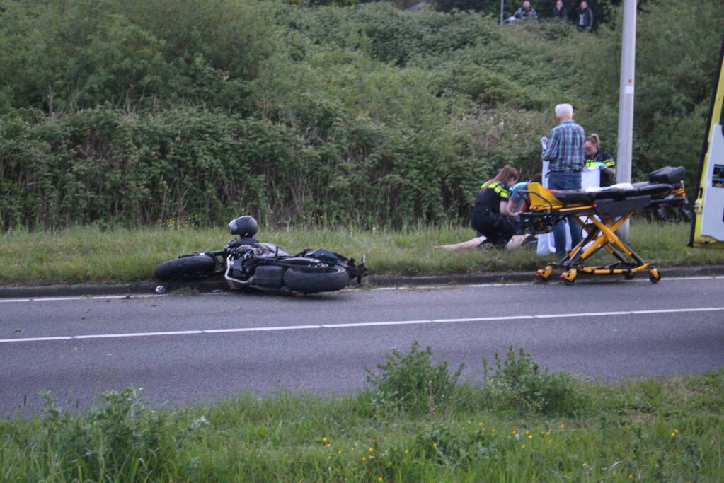 Motorrijder ernstig gewond na eenzijdig ongeval