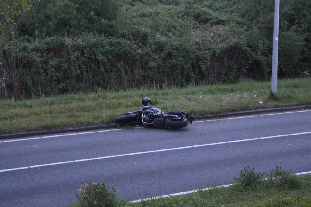 Motorrijder ernstig gewond na eenzijdig ongeval