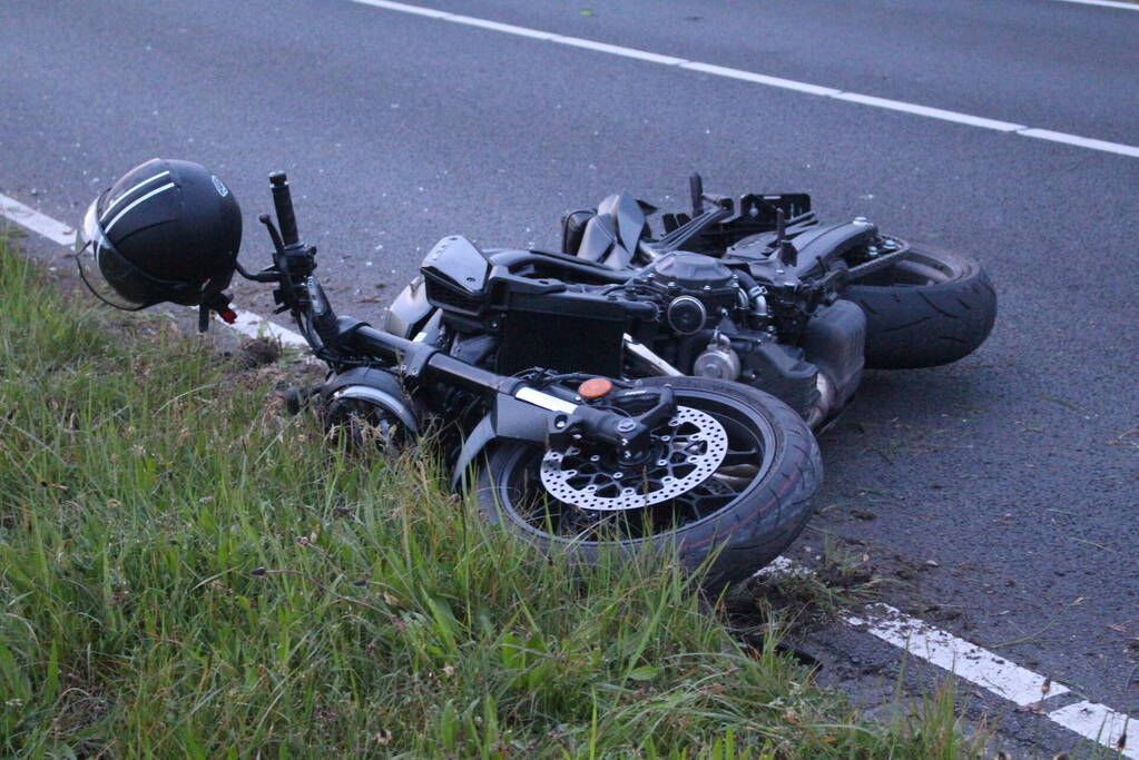 Motorrijder ernstig gewond na eenzijdig ongeval