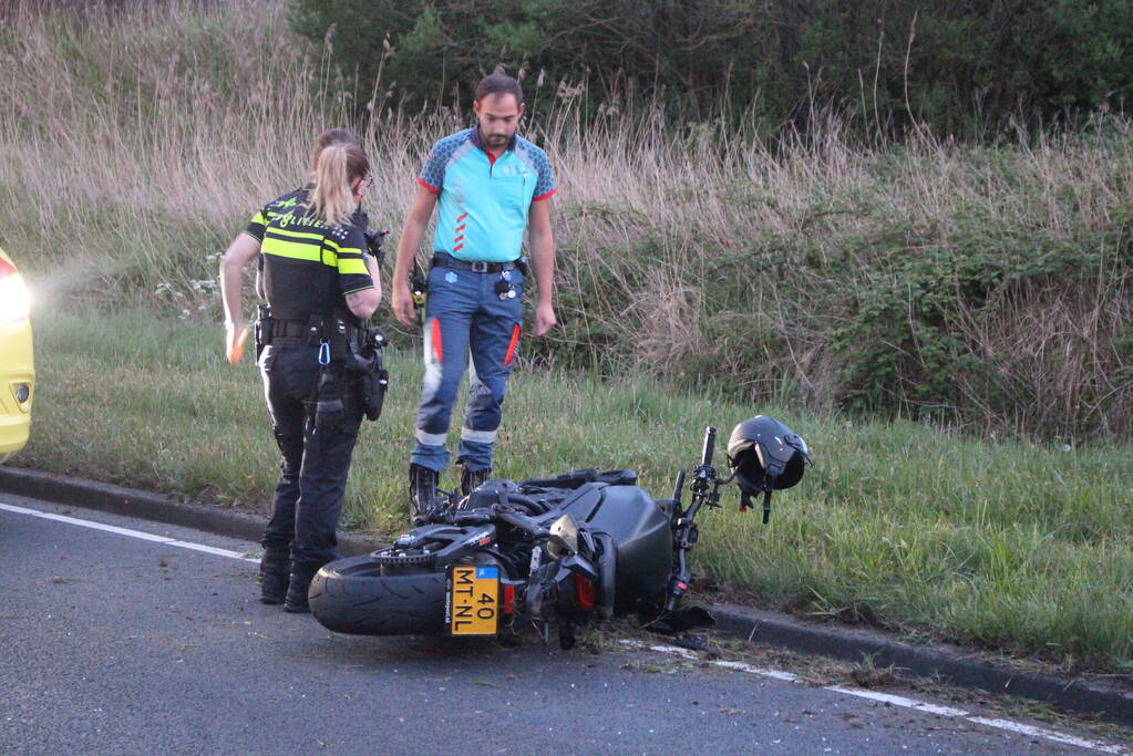 Motorrijder ernstig gewond na eenzijdig ongeval