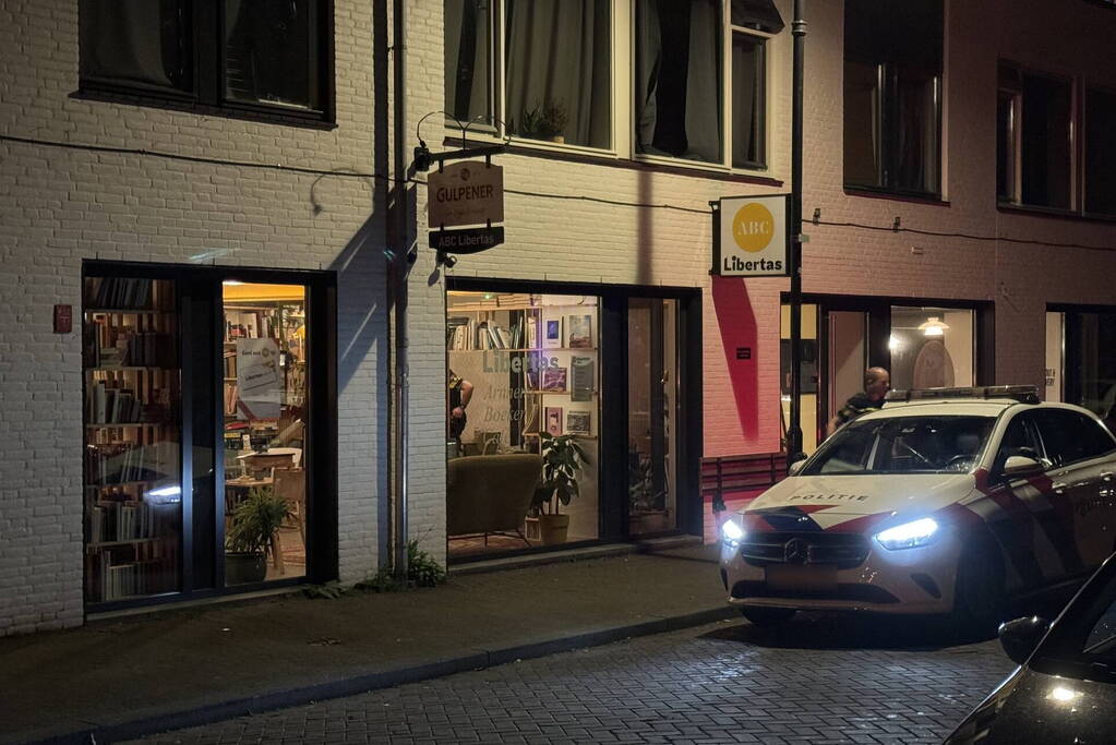 Politie doet onderzoek naar overval melding bij boekencafe