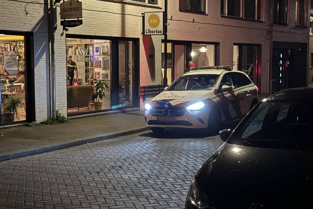 Politie doet onderzoek naar overval melding bij boekencafe