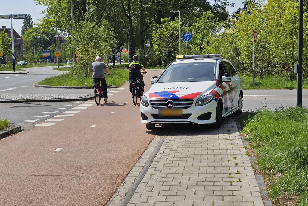 Vrouw op ebike hard ten val