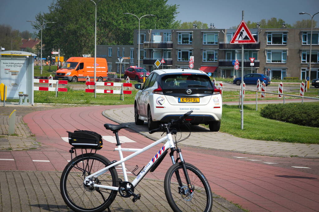 Brommerrijder aangereden door personenauto