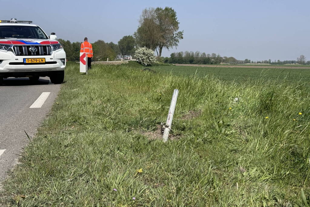 Auto belandt in de sloot