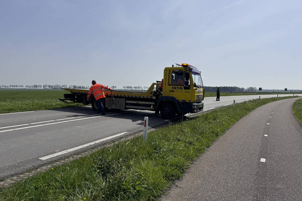 Auto belandt in de sloot