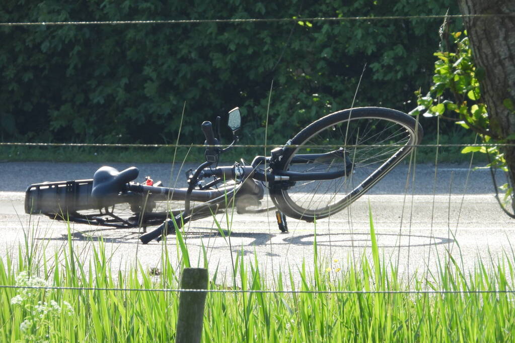 Fietser (88) omgekomen na aanrijding