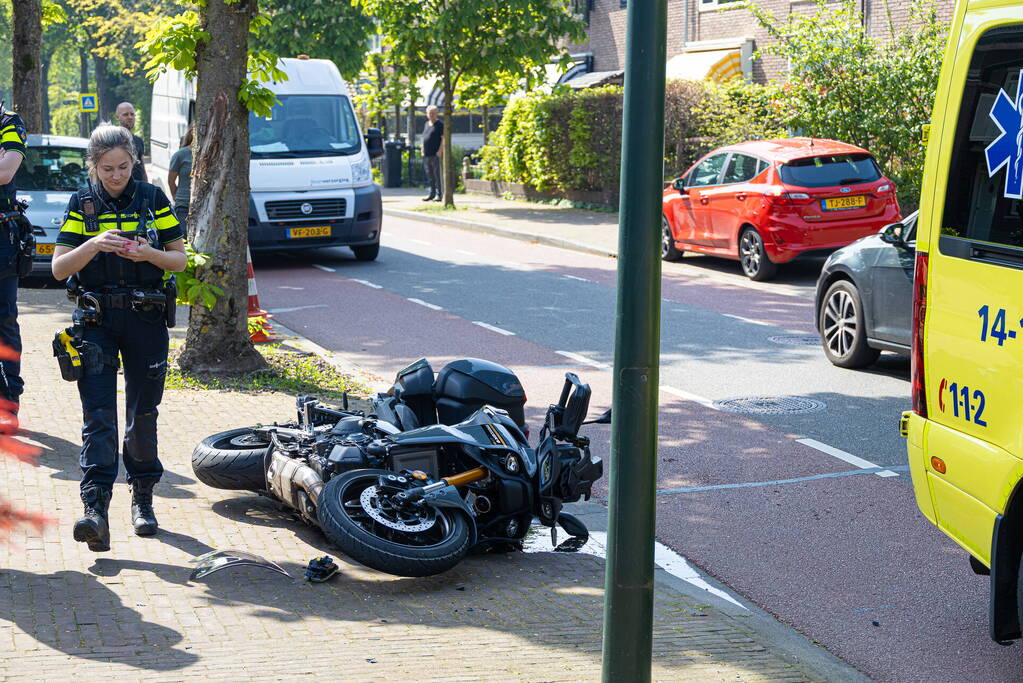 Motorrijder gewond bij verkeersongeval