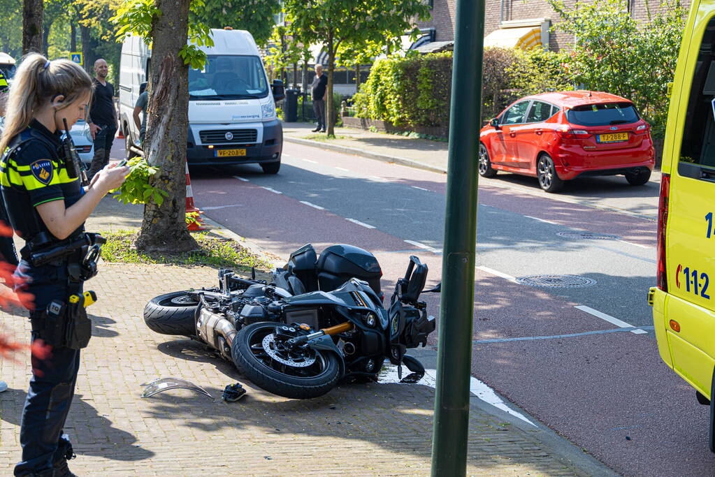 Motorrijder gewond bij verkeersongeval