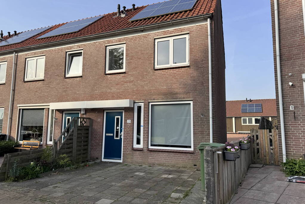 Woning en erf met opstallen gesloten wegens drugshandel