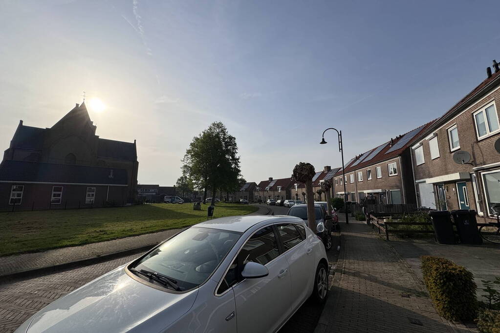 Woning en erf met opstallen gesloten wegens drugshandel