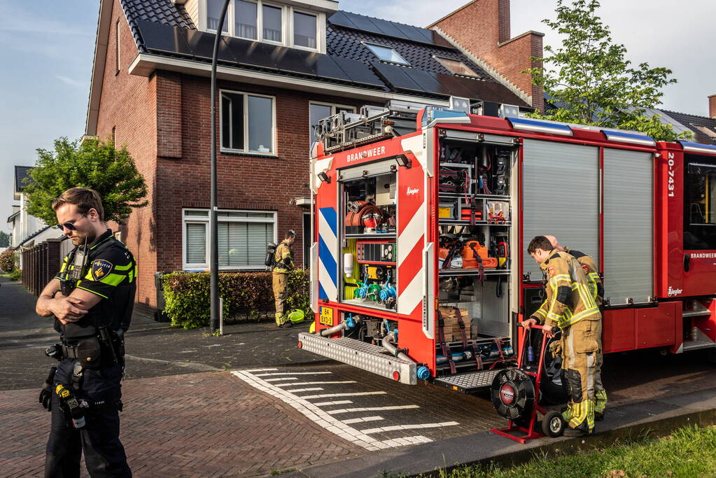 Kledingkast in slaapkamer vat vlam