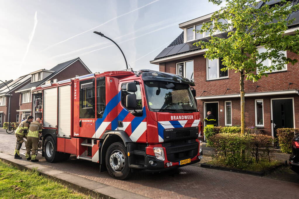 Kledingkast in slaapkamer vat vlam