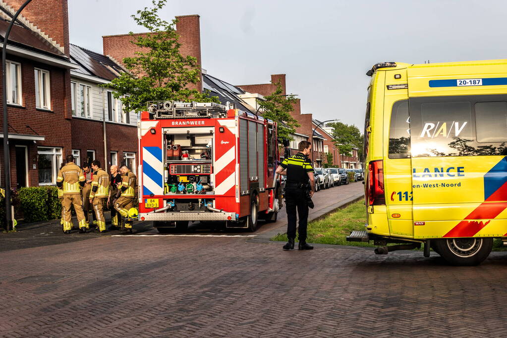 Kledingkast in slaapkamer vat vlam