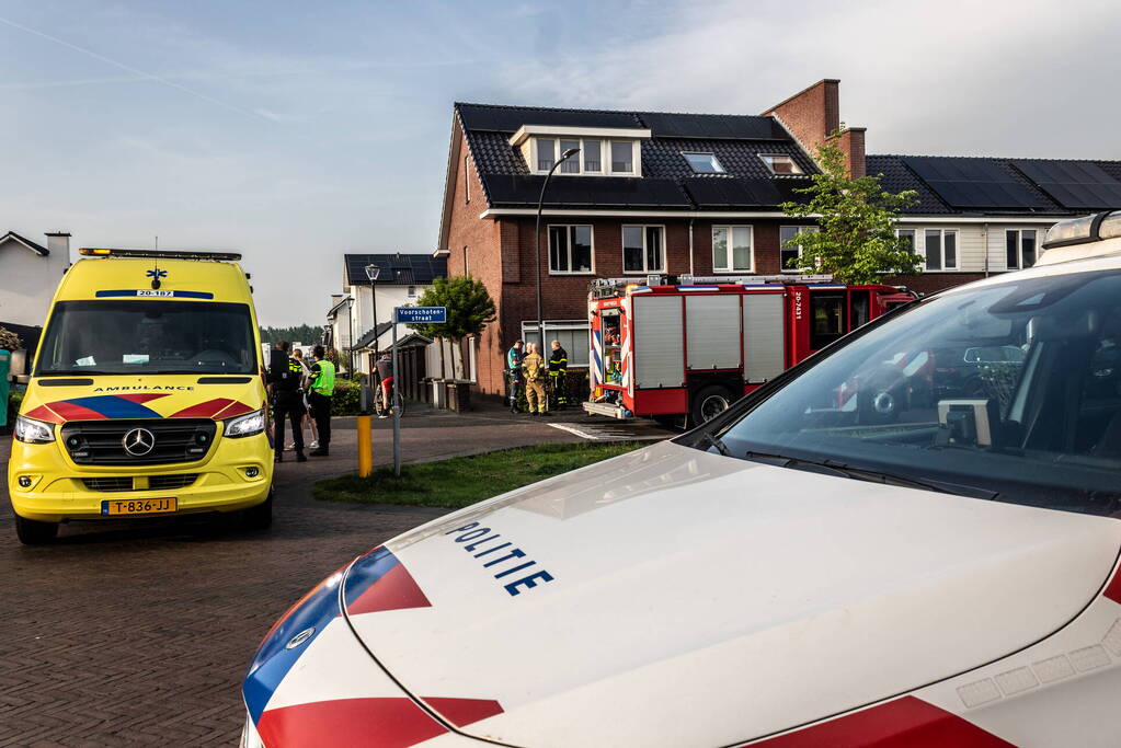 Kledingkast in slaapkamer vat vlam