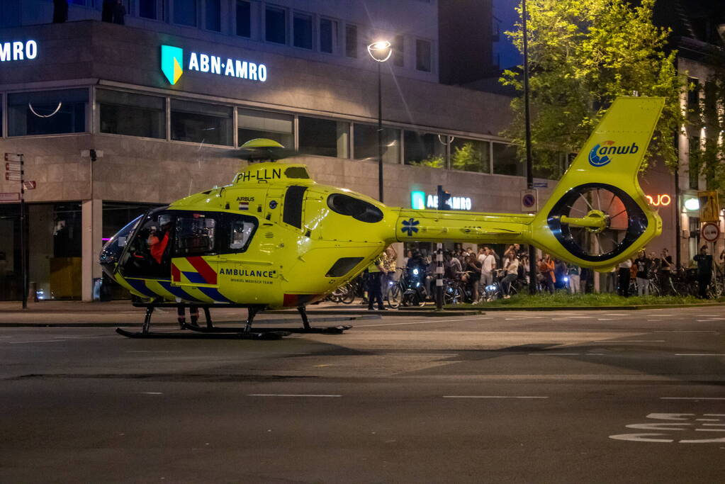 Traumahelikopter landt op kruising voor medische noodsituatie in bioscoop