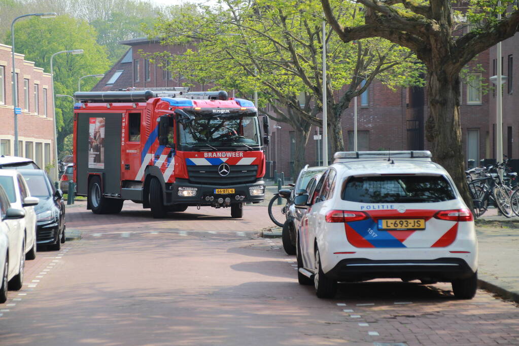 Vaten met onbekende stof gedumpt bij afvalcontainer