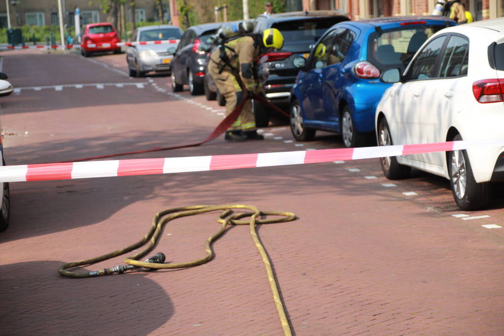 Vaten met onbekende stof gedumpt bij afvalcontainer