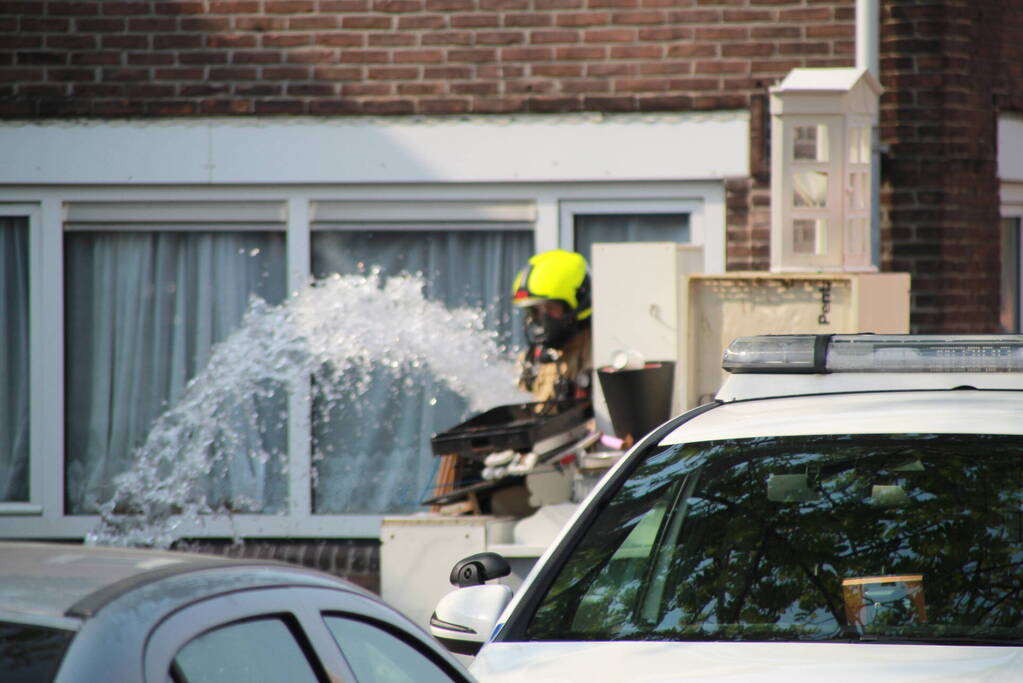 Vaten met onbekende stof gedumpt bij afvalcontainer