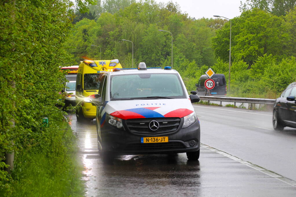 Dichte rijstrook door ongeval met lijnbus