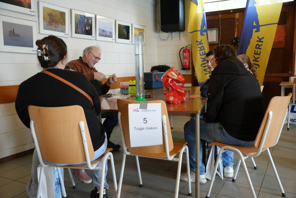 Jongeren worden enthousiast gemaakt om te gaan vissen