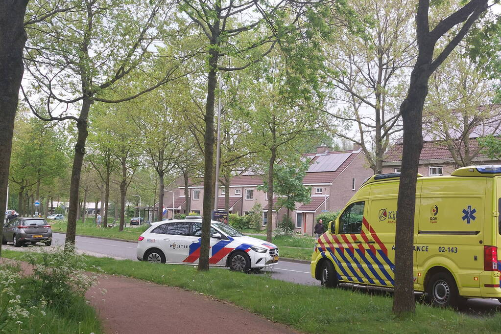 Scooterrijder en automobilist in botsing