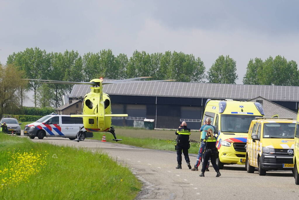 Traumateam ingezet voor motorrijder die uit bocht vliegt