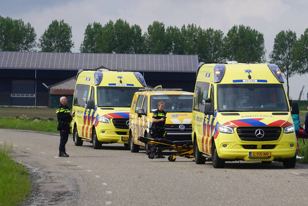 Traumateam ingezet voor motorrijder die uit bocht vliegt