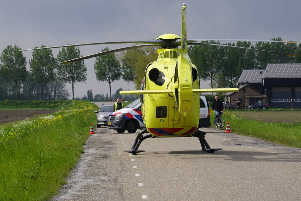 Traumateam ingezet voor motorrijder die uit bocht vliegt