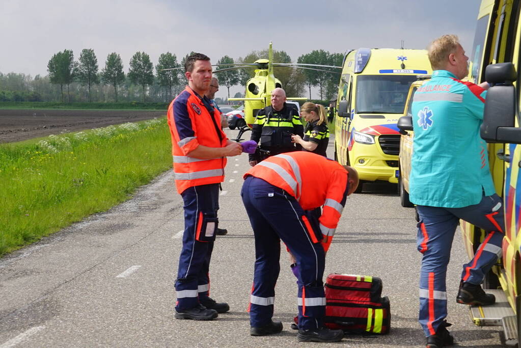 Traumateam ingezet voor motorrijder die uit bocht vliegt