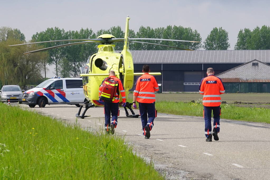 Traumateam ingezet voor motorrijder die uit bocht vliegt