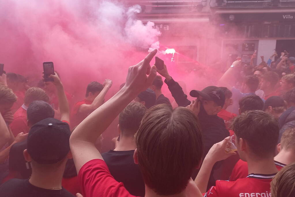 Feest op stratumseind na laatste fluitsignaal Psv landskampioen van nederland