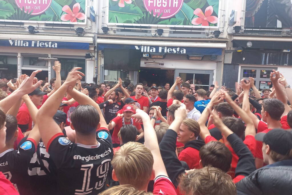 Feest op stratumseind na laatste fluitsignaal Psv landskampioen van nederland