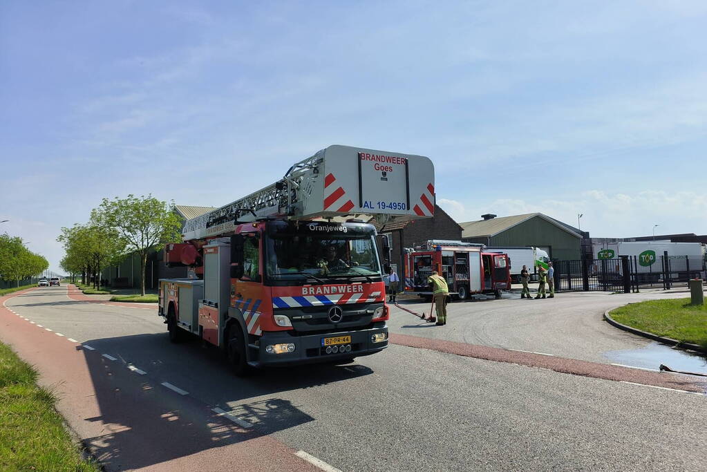 Brandweer doet onderzoek naar melding industriebrand