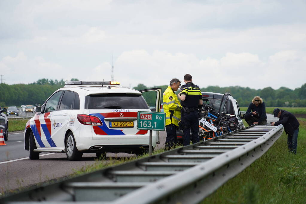 Auto's botsen op elkaar op A28