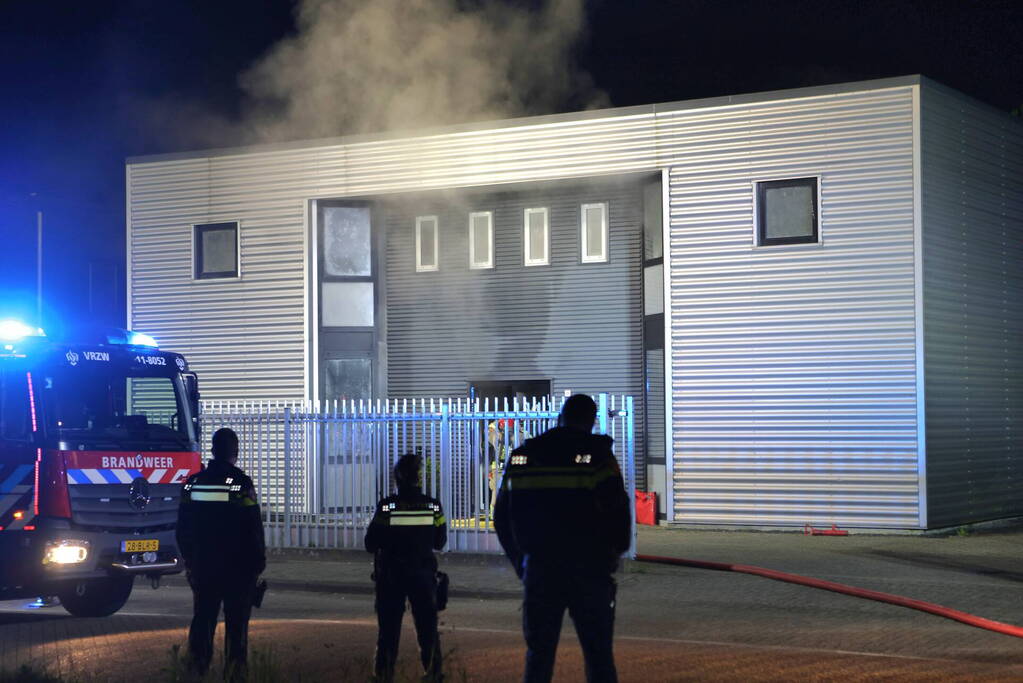 Grote brand in bedrijfsgebouw