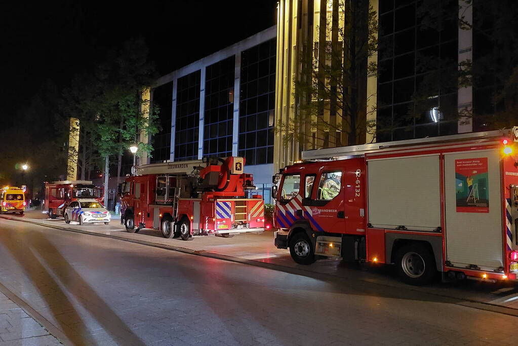 Twee mensen gewond bij brand in appartementencomplex