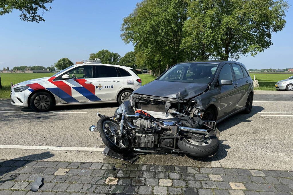 Motorrijder gewond bij harde botsing met automobilist