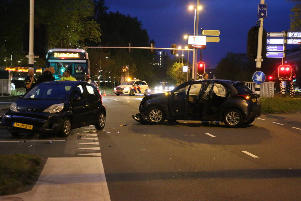 Flinke schade bij ongeval op kruising