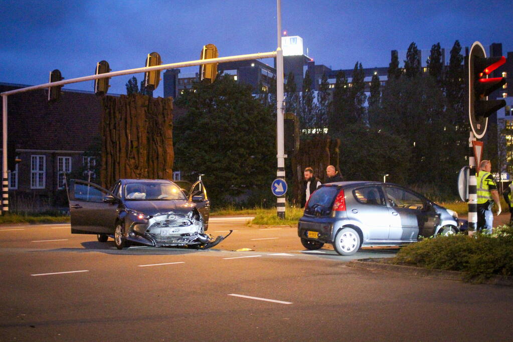 Flinke schade bij ongeval op kruising