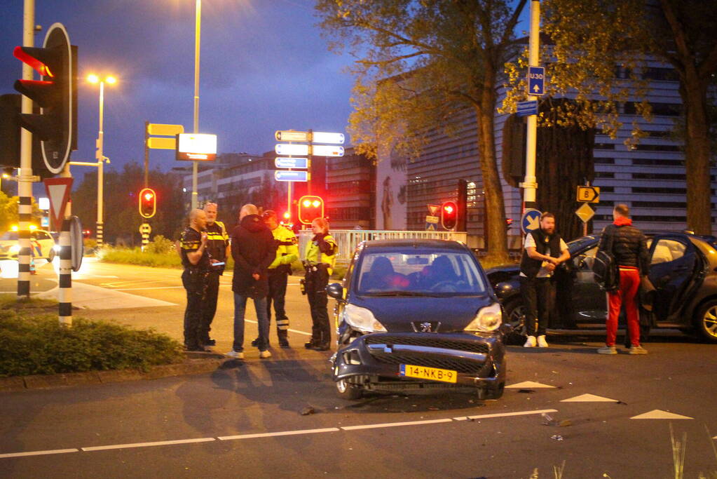 Flinke schade bij ongeval op kruising