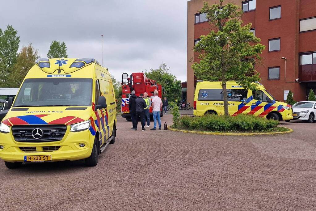 Rolstoelbus te water na aanrijding