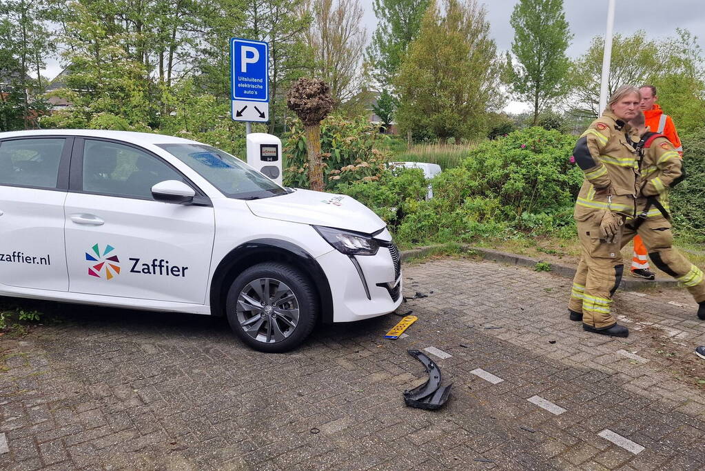 Rolstoelbus te water na aanrijding