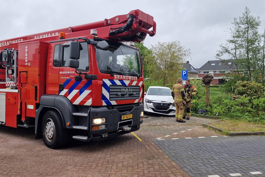 Rolstoelbus te water na aanrijding