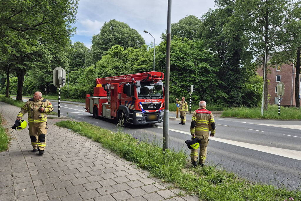 Brandweer in actie om woningbrand te voorkomen