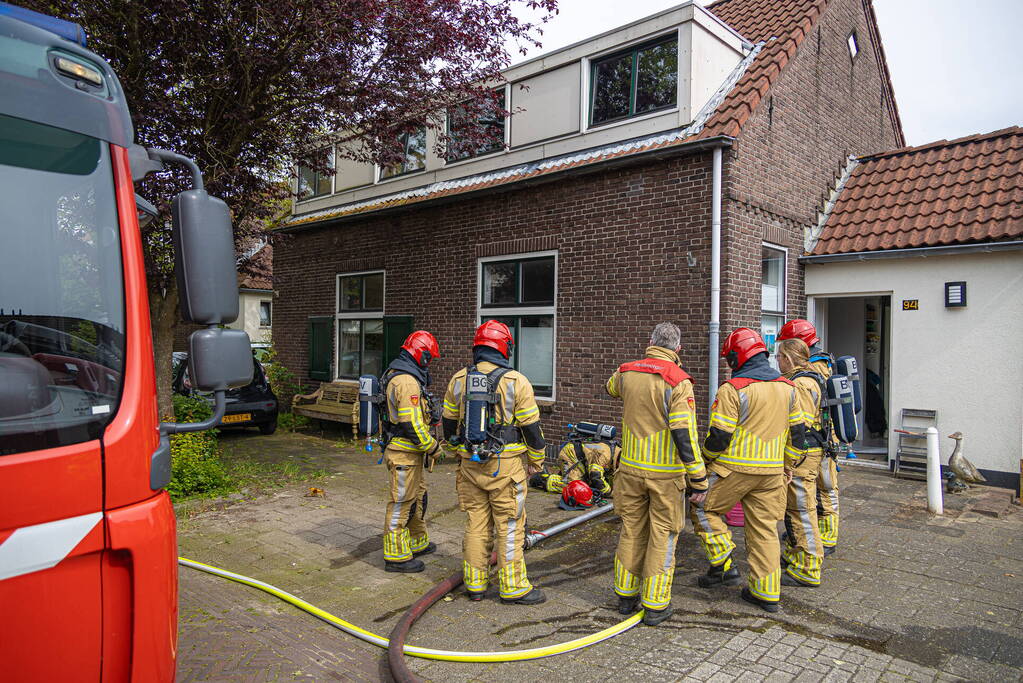 Isolatie in spouwmuur vat vlam door onkruidverbrander