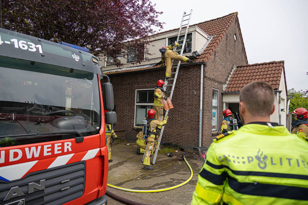 Isolatie in spouwmuur vat vlam door onkruidverbrander