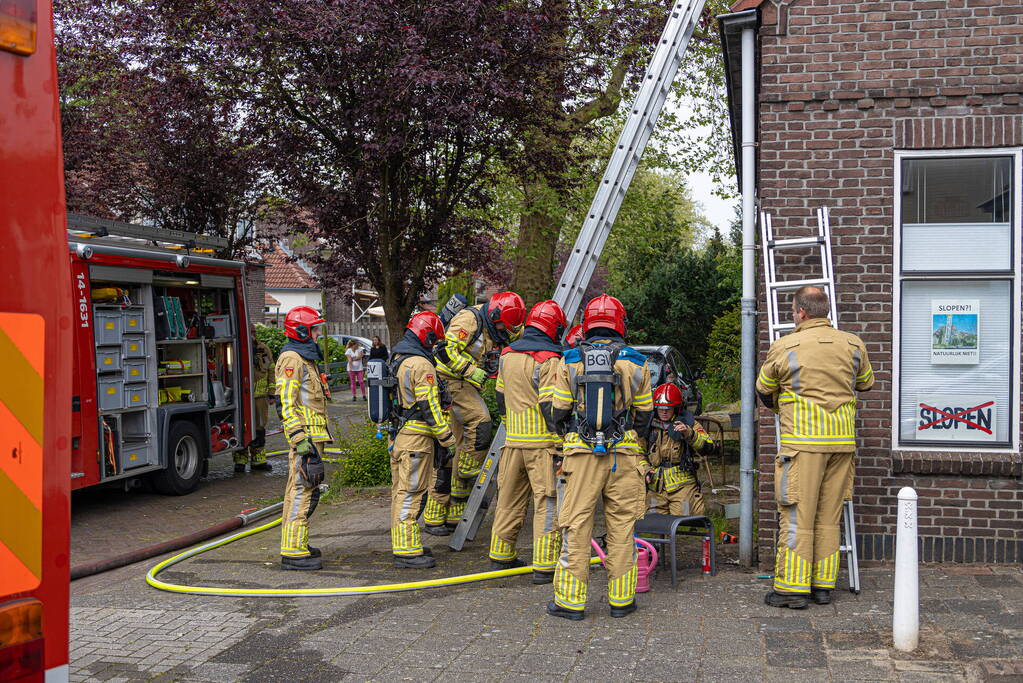 Isolatie in spouwmuur vat vlam door onkruidverbrander