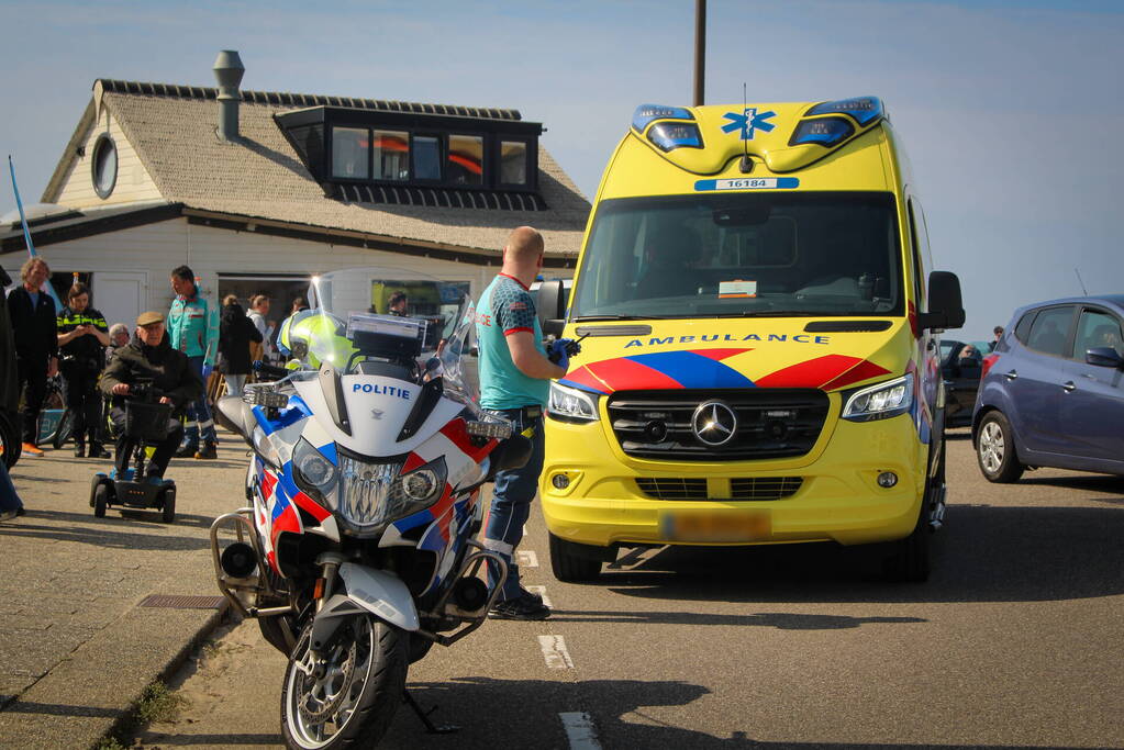 Fietser gewond bij aanrijding, automobilist rijdt door